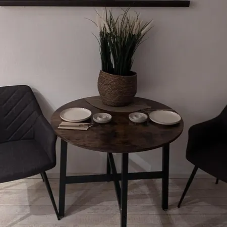 Luete Koje - Gemuetliche Kellerwohnung Apartmán *